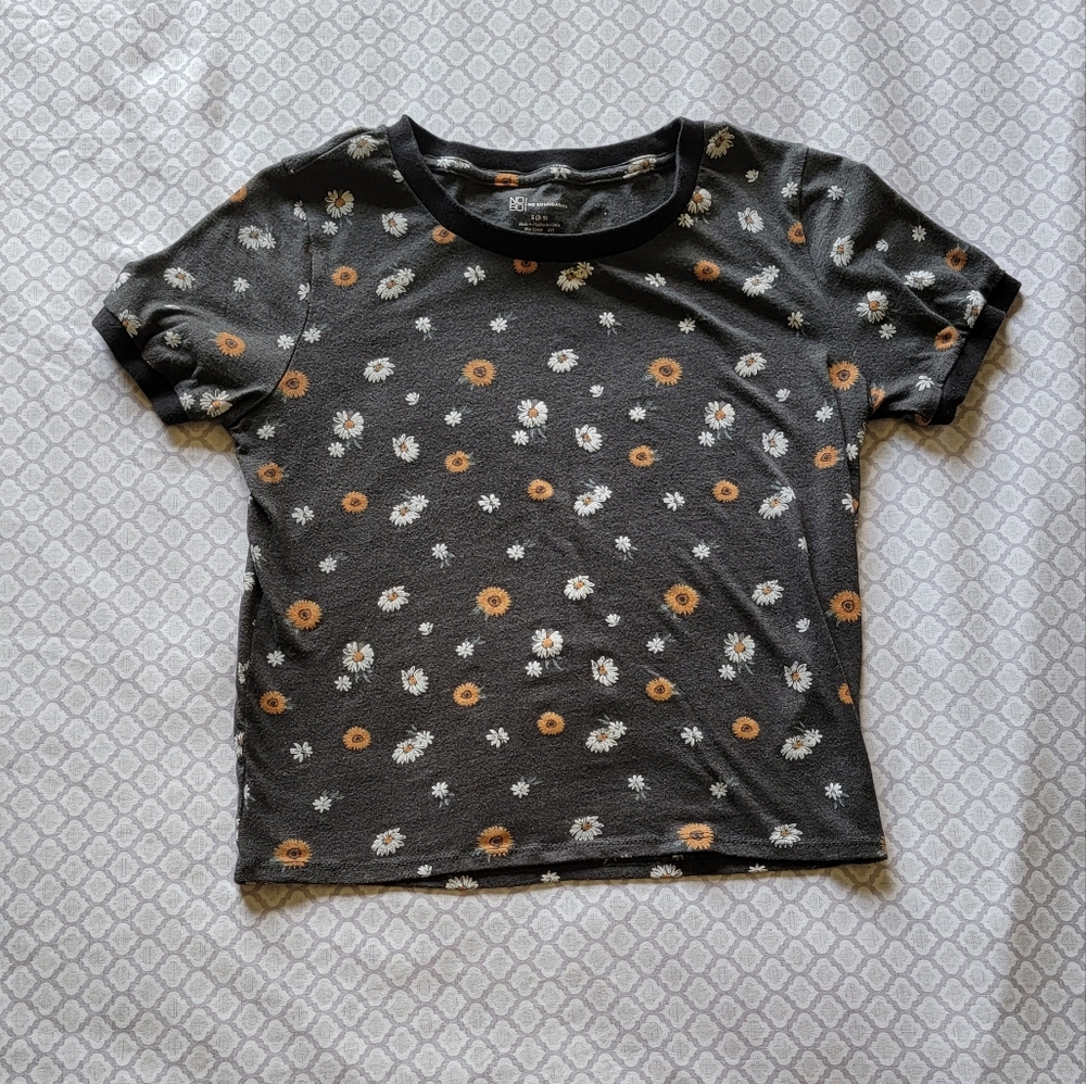 gray t-shirt w/ orange & white flowers, S